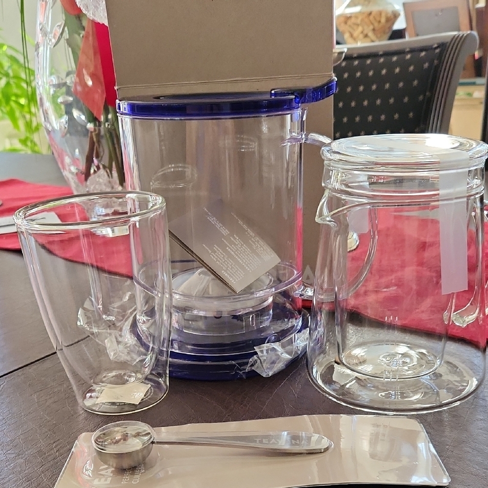 Teavana Clear Glass Teapot with Blue Accent - Picture 5 of 5